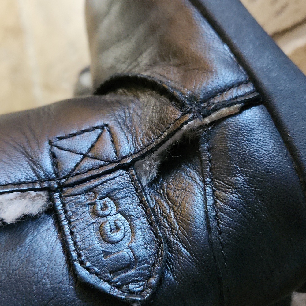 UGG Black Leather Boots with Shearling Toddler Size 4/5 - Picture 3 of 11